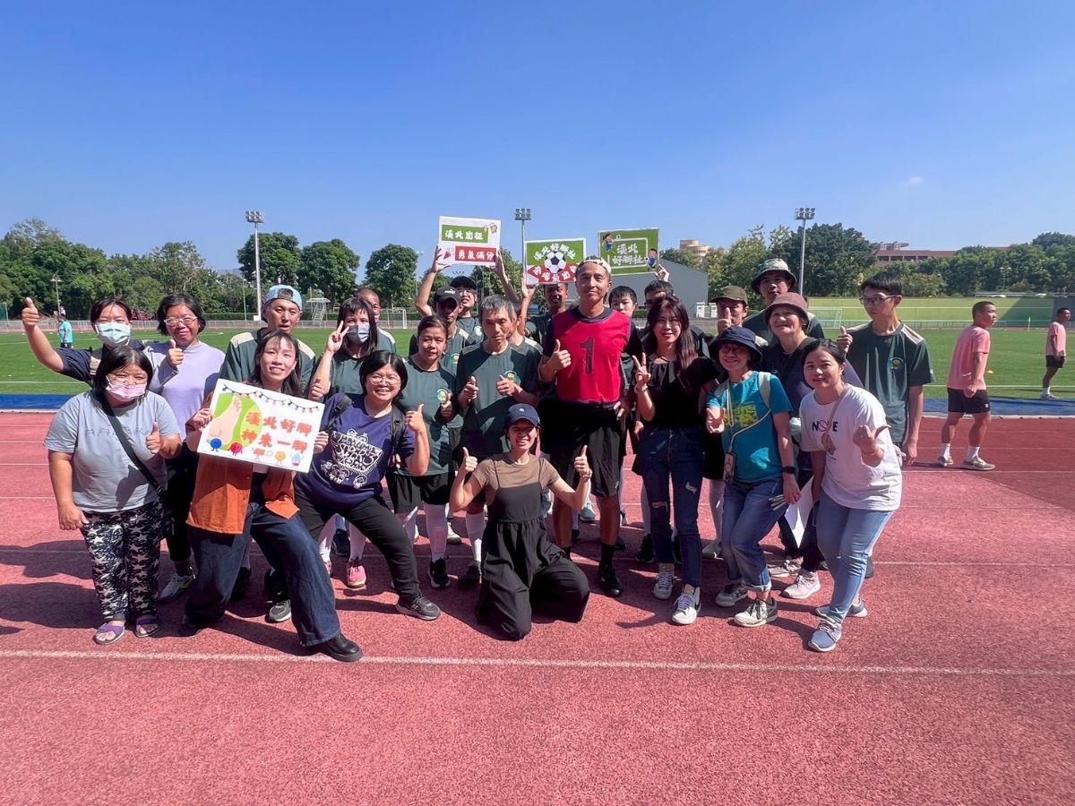 足球大使王少偉與台南溪北好腳社大合照
