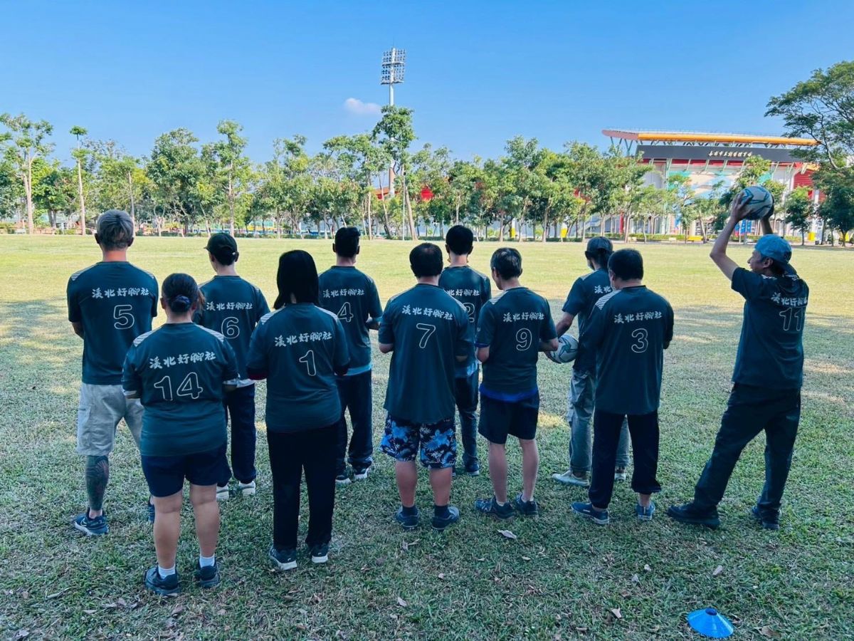 賽場上大步踢球~實踐「復元在生活」