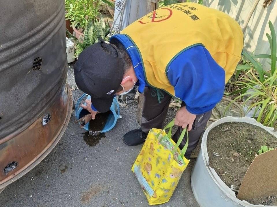 清除積水容器