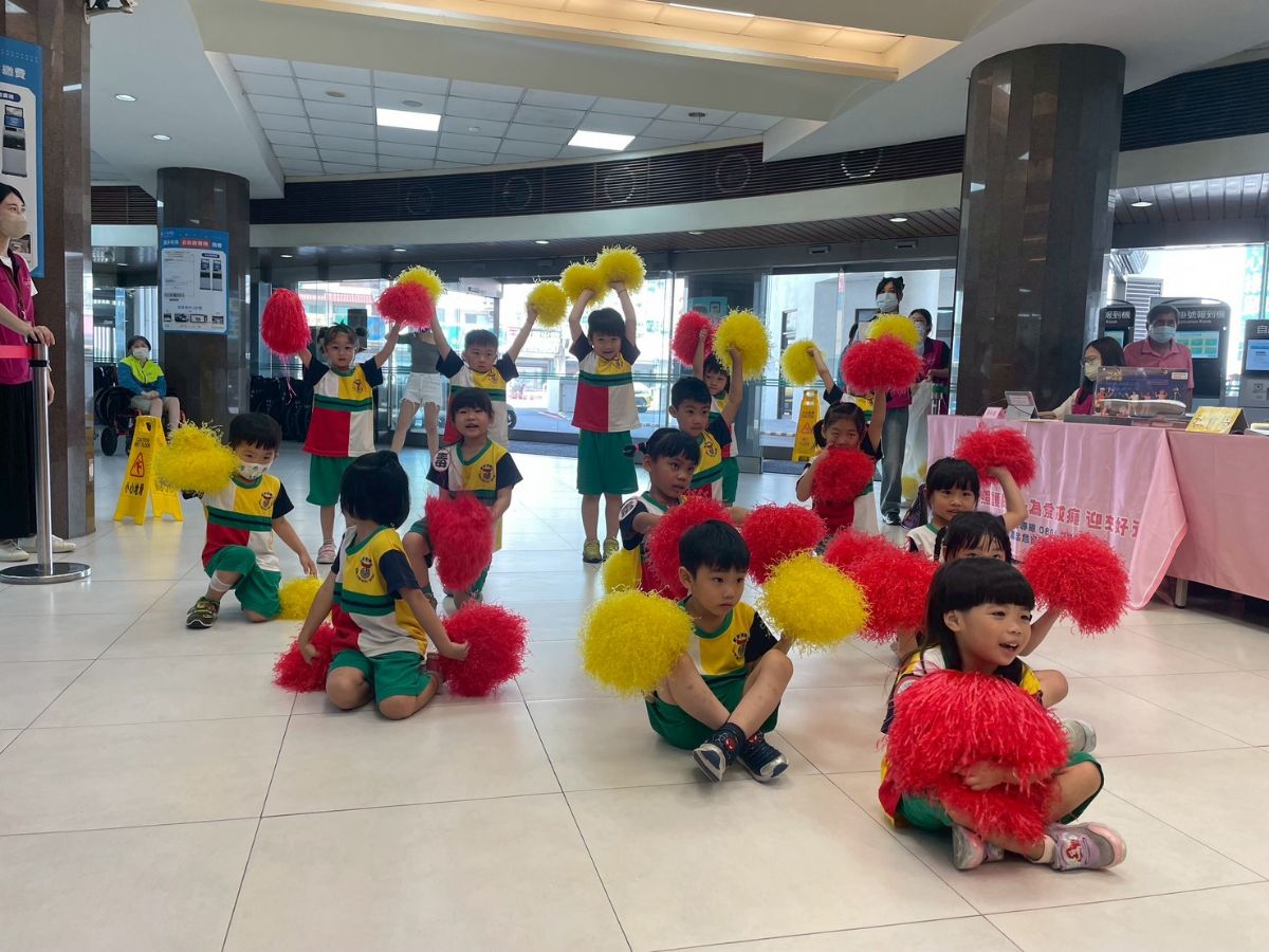 派樂特幼兒園帶來充滿活力的表演