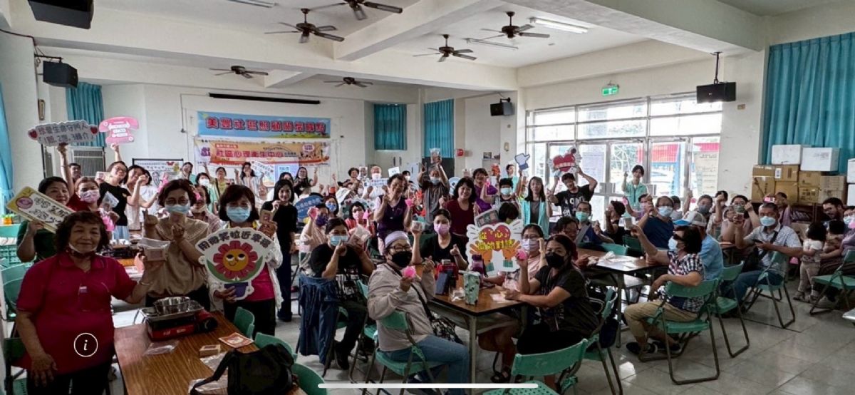 四季馨情手作樂系列活動大合照 預祝母親節快樂