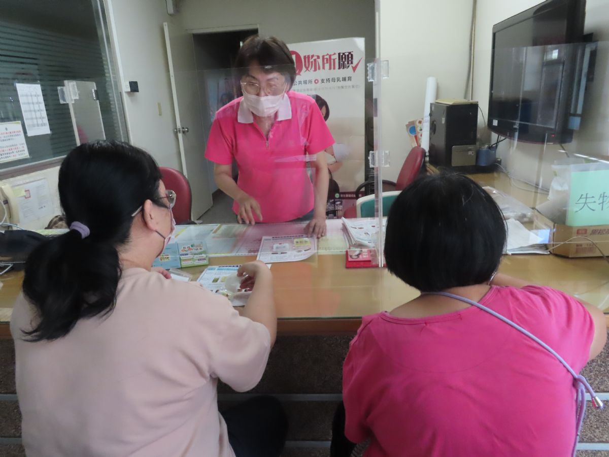 市民持身分證件至衛生局服務台免費領取食品簡易檢驗試劑