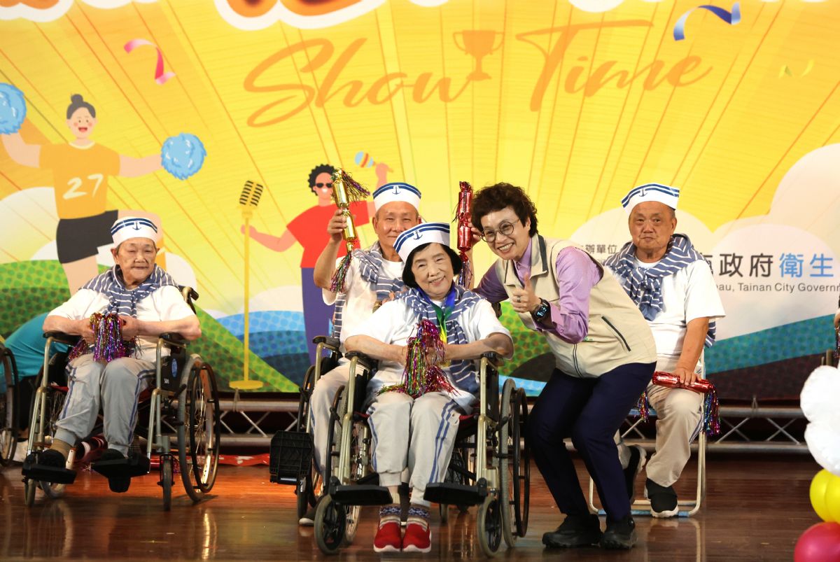趙副市長頒發樂活長青獎