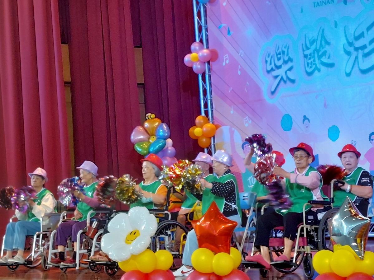 圖:《一人水一項》熱情表演