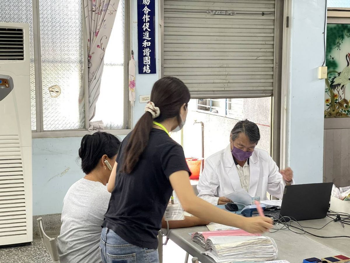 社區巡迴醫療服務不中斷(蔡瑞頒診所支援社區巡迴醫療)