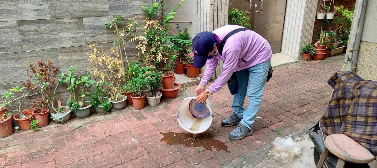 病媒蚊監測人員 掃蚊巡查和孶清等作業4