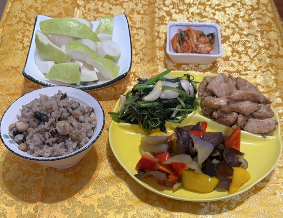 長輩課後分享居家飲食內容,大部分都符合CAM CAM精神