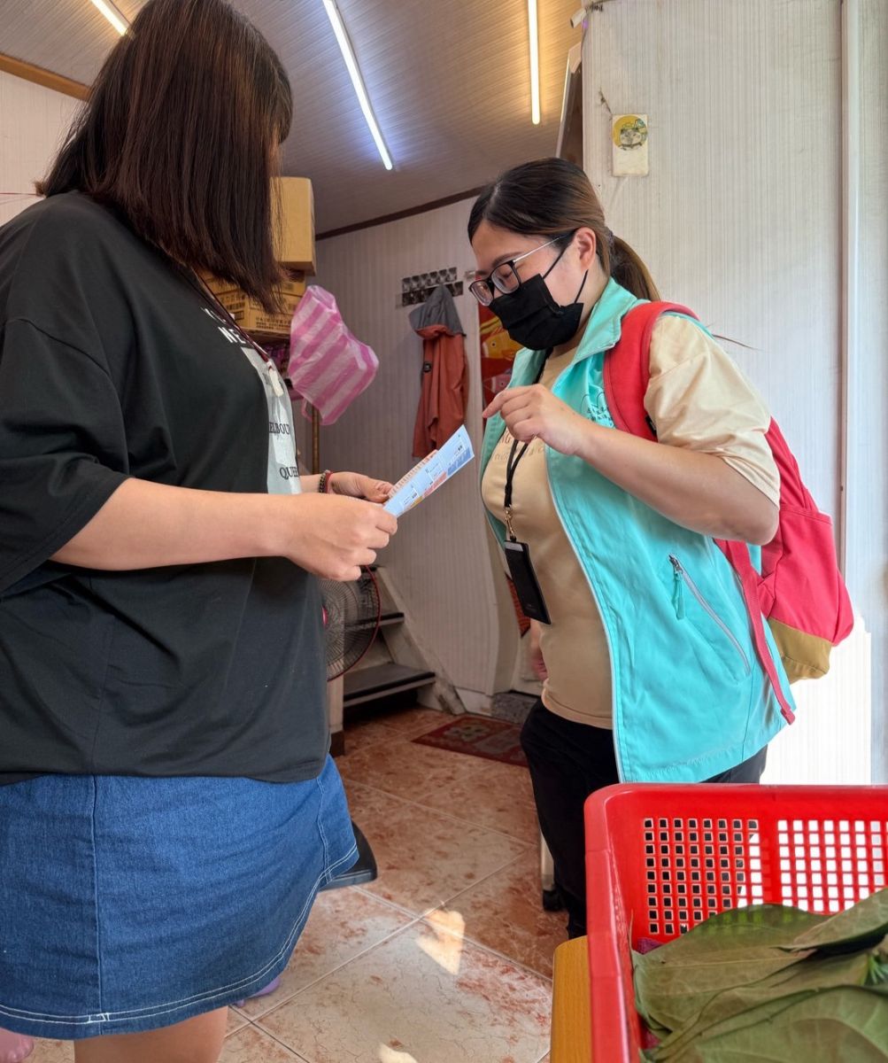 自關員訪視進行衛教單張