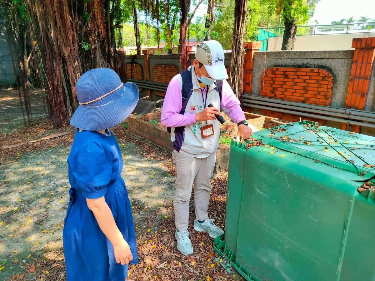 病媒蚊監測人員社區環境巡查和衛教民眾