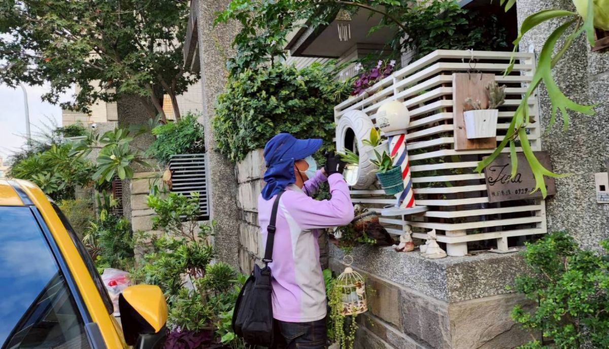 病媒蚊監測人員社區環境巡查和衛教民眾