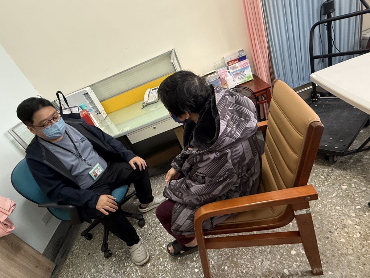 自殺訪視關懷員訪視個案