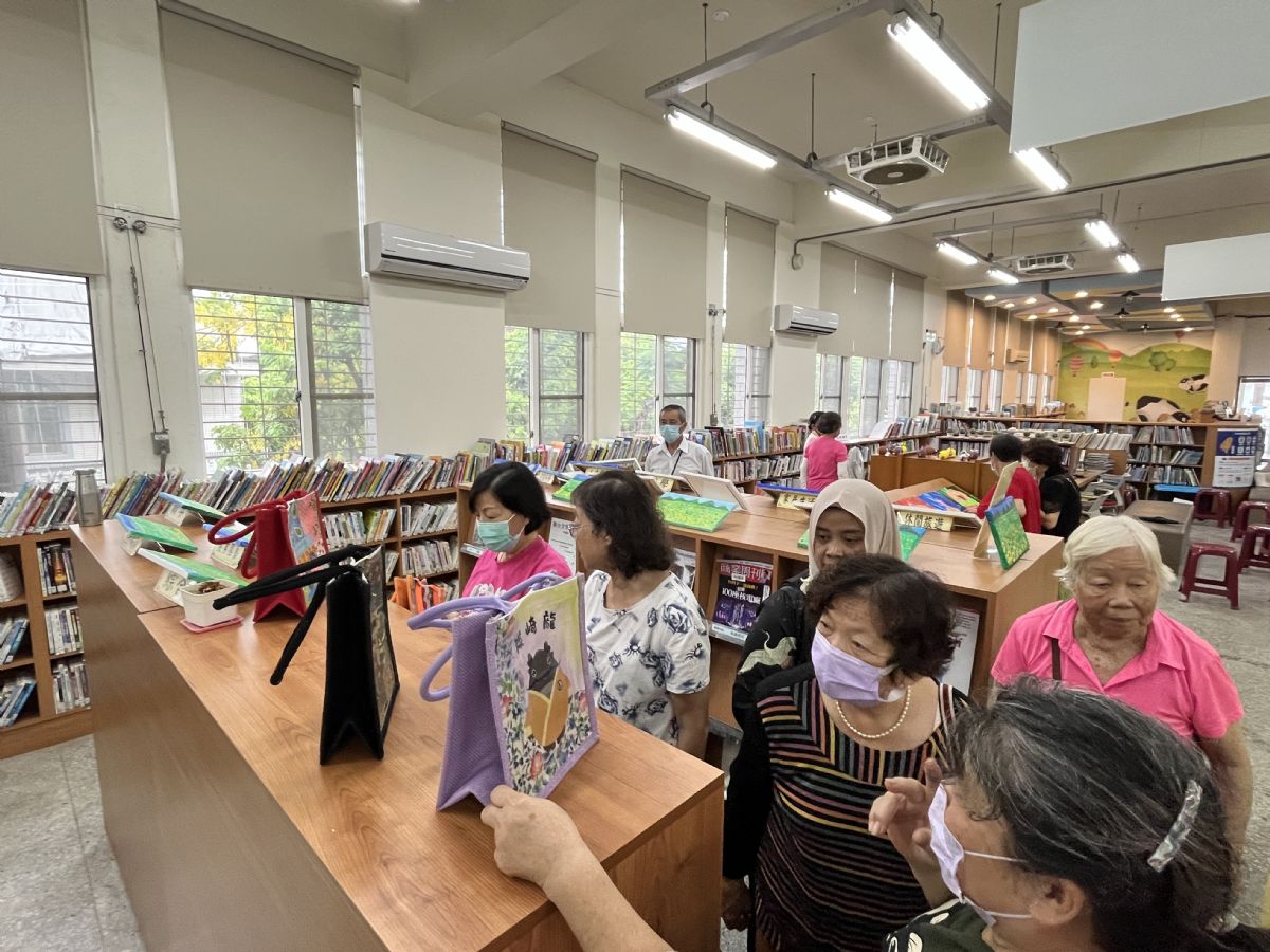 龍崎長者以藝術展現自信與生命力