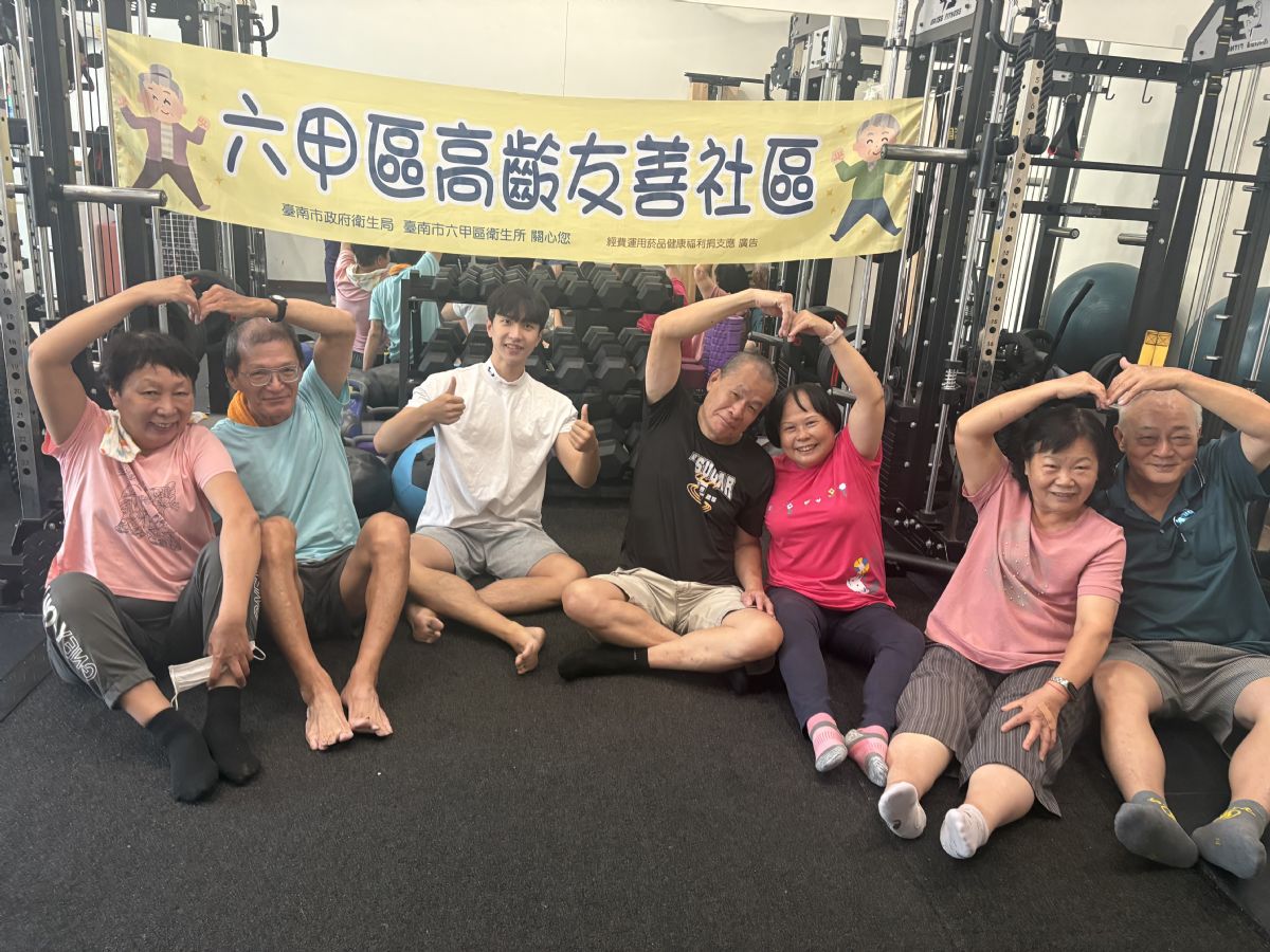 我們的課程都是大手牽小手夫妻一起來參加,一起健康老化