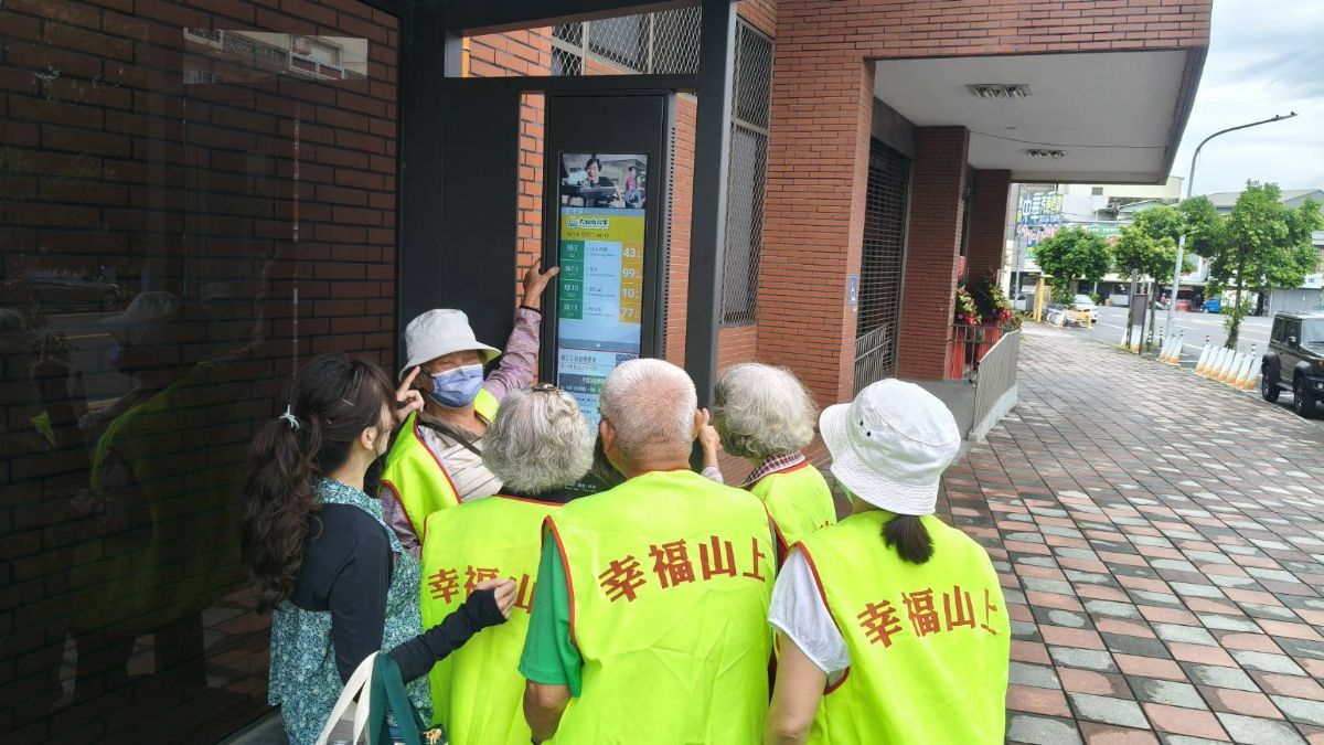 公車達人教導長者孰悉公車班次路線