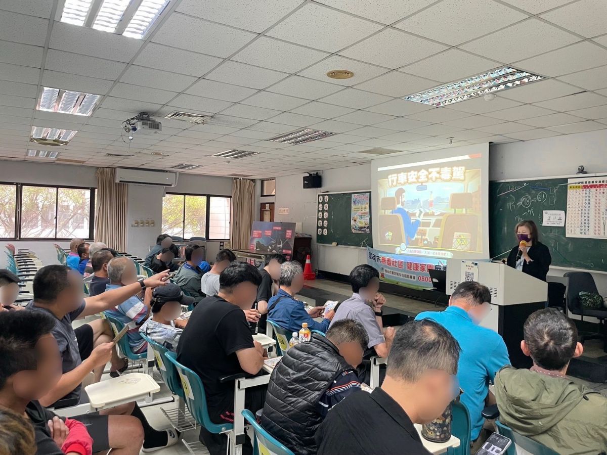反毒種子教師劉藥師至監理站進行毒駕宣導