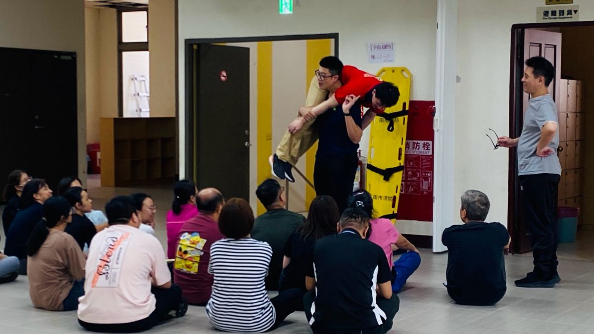 傷患搬運移動技巧與實務操作